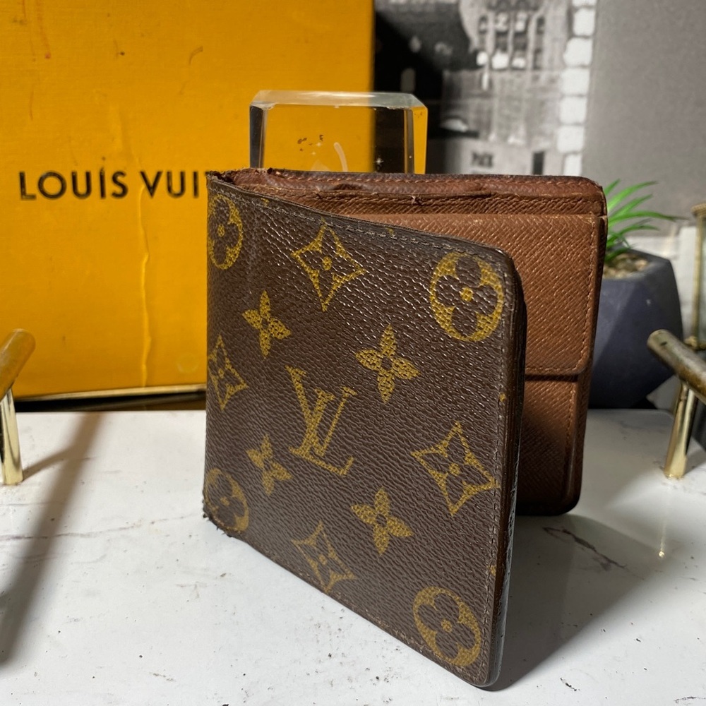 Authentic Louis Vuitton Monogram Marco Wallet - Picture 4 of 15